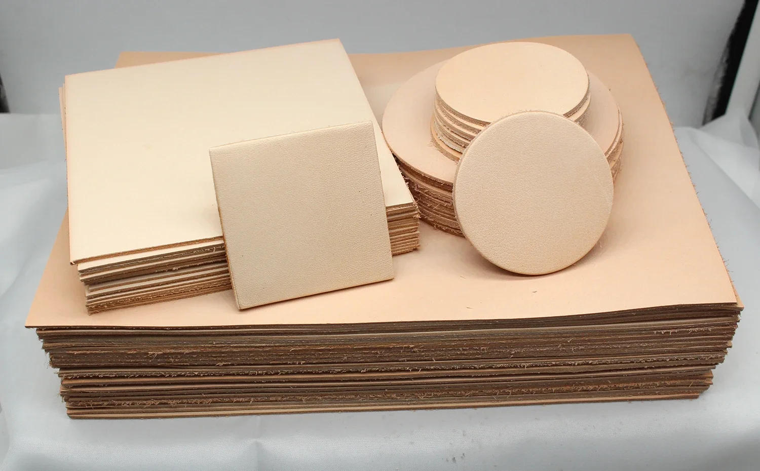 Description Picture 2 of itemSmall Genuine Leather Genuine Leather Scraps Slice Vegetable Grain Cow Skin Cowhide remnants for Crafts, Earrings, Jewelry