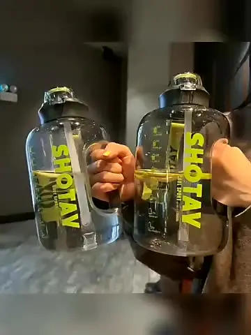 Description Picture 4 of item1/2/3/4 L Water Bottle with Straw Large Portable Travel Flask Bottles Drink Bottle for Training Sport Fitness Cup with Scale FDA