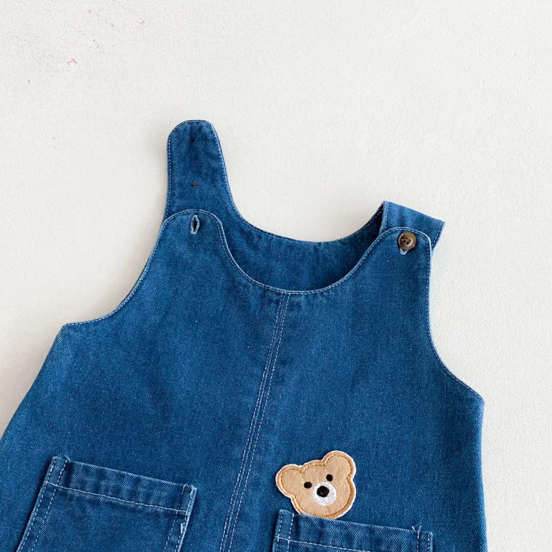 Description Picture 6 of itemCool and cute denim overalls for boys and girls in autumn and winter, with big pocket bear overalls