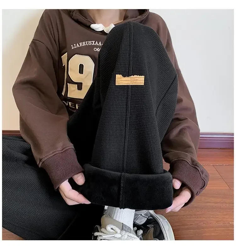 Description Picture 6 of itemPlus Velvet Wide-leg Pants Men's Waffle High Street 2024 Casual Unisex Oversize Korean Trousers Warm Thicken Straight Sweatpants