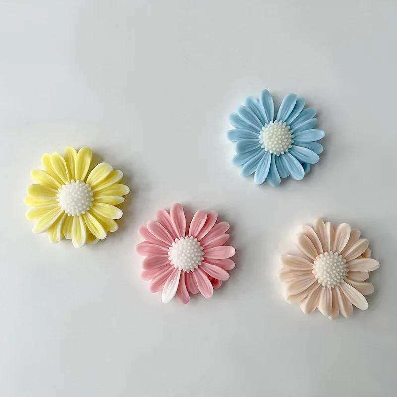 Description Picture 6 of item2024 New Daisy Scented Daisy Silicone Candle Mold Aromatherapy Soap Mold for Candle Making Kit DIY Flower Handmade Candle Mold