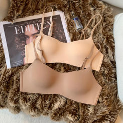 One Piece Sexy Bra Seamless Underwear with Thin Cups Gathered and No Steel Rings for Comfortable Breathable Tops Push Up Bra