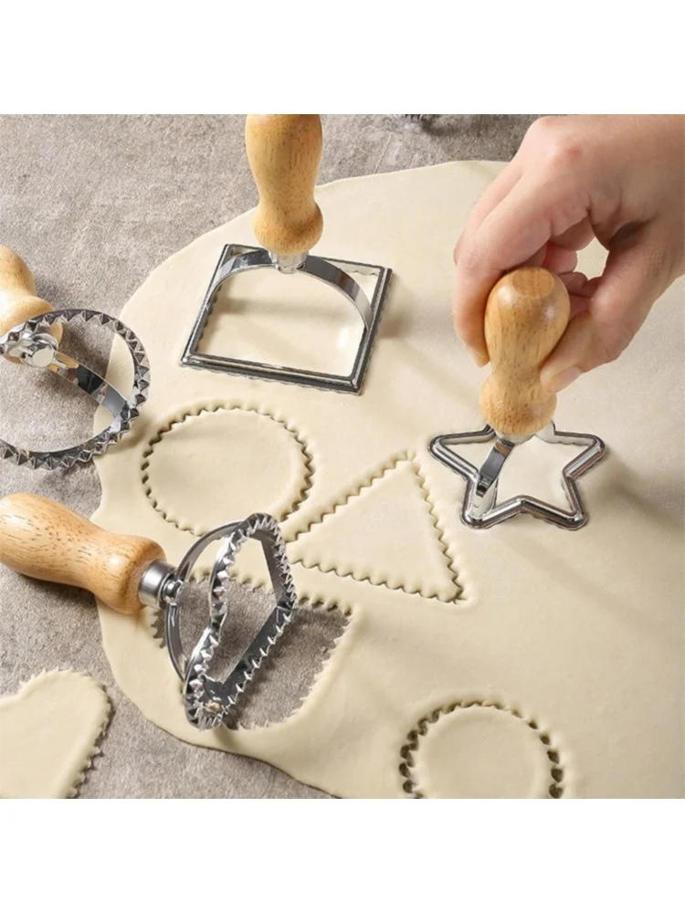 Description Picture 3 of item1pcs Baking Cookie Cutter Biscuit Maker Mold Pizza Cutting Wheel Tools MouldsAluminium Alloy Ravioli Pasta Tools Square Cutters