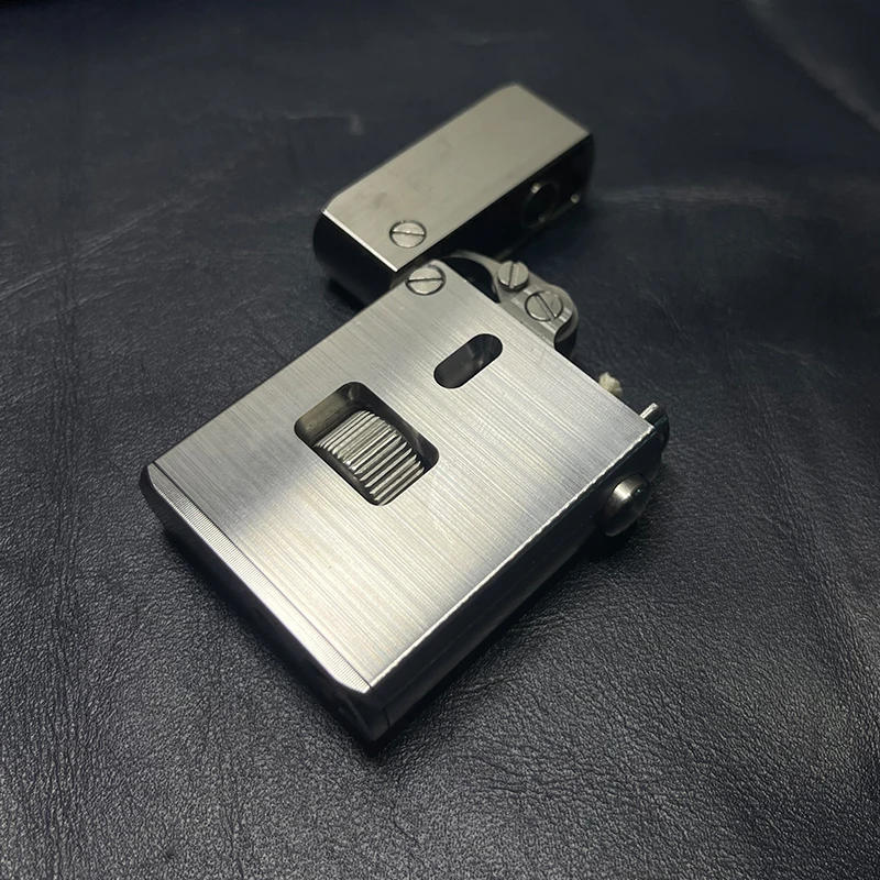 Description Picture 2 of itemNew Design Semi Automatic Ignition Kerosene Lighter One Key Ejection Flip Cap Retro Collection Lighter Gift