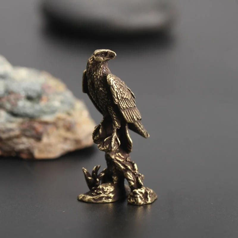 Description Picture 6 of itemBrass Eagle Statue Vintage Simulated Animal Statue Home Office Desk Decor Ornament Metal Figure Props Toy Gift