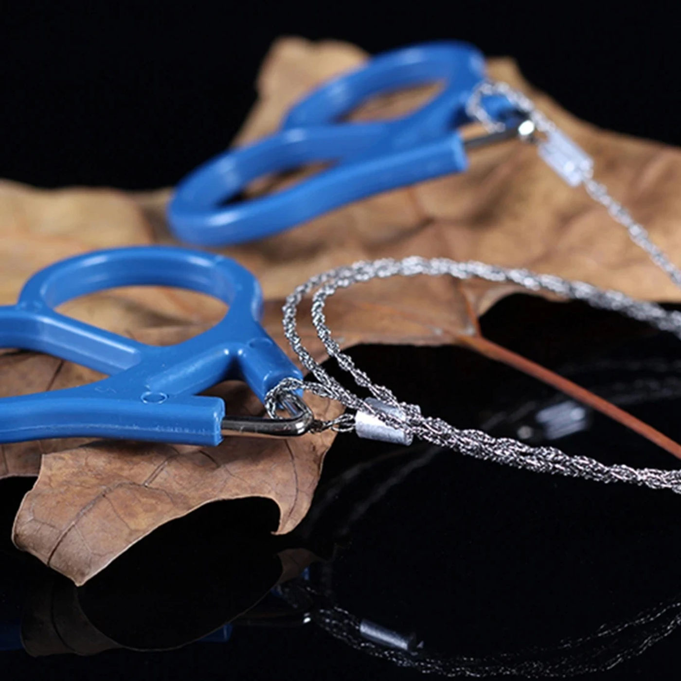 Description Picture 6 of itemManual Hand Steel Rope Chain Saw Practical Portable Emergency Survival Gear Steel Wire Kits Travel Tools Outdoor Camping Hiking