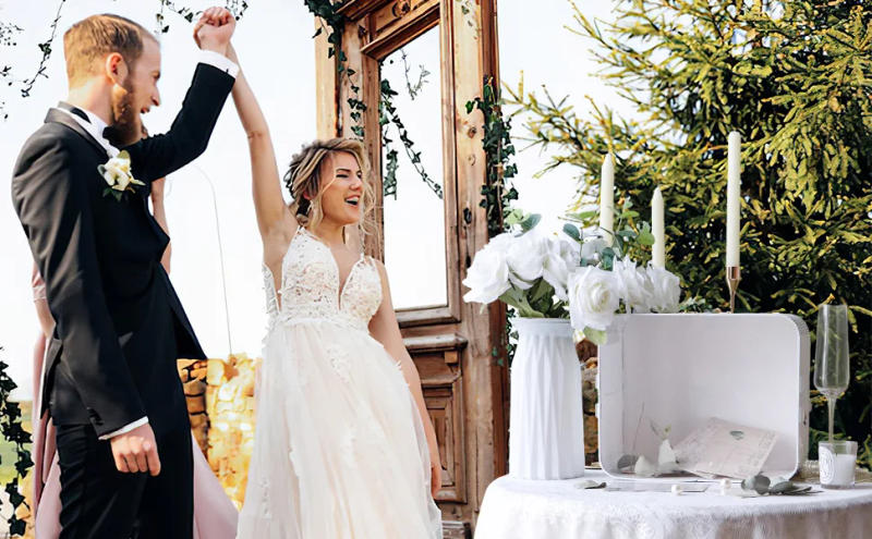 Description Picture 4 of itemOurwarm Acrylic Wedding Card Box  Gift Card Box for Wedding Reception, for Party Graduation Baby Shower Birthday Decorations