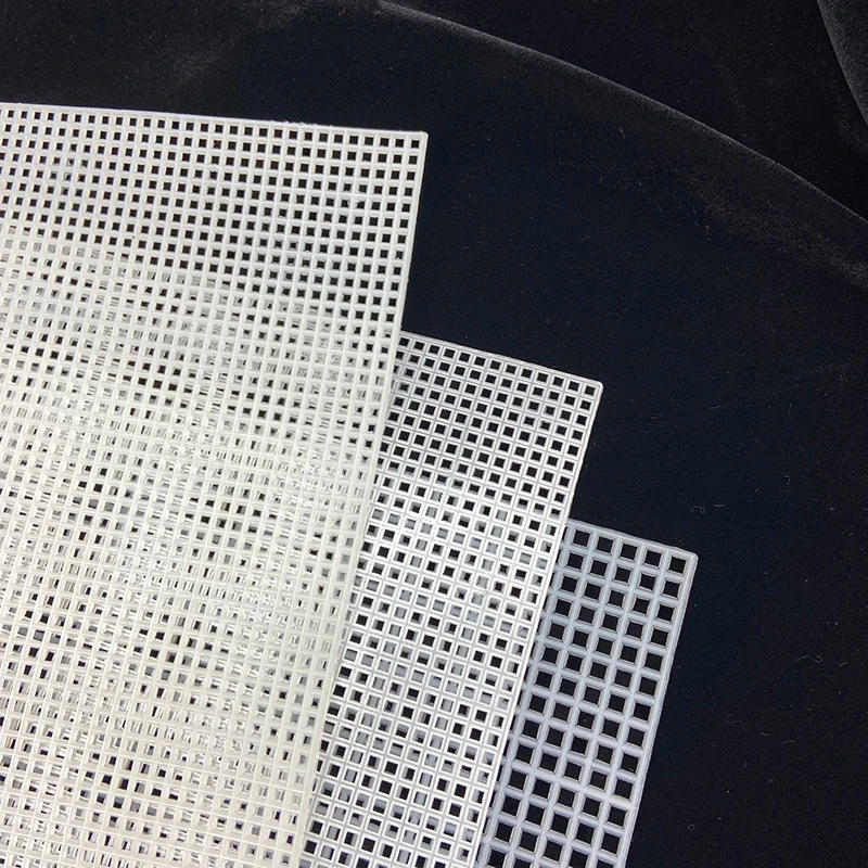 Description Picture 5 of itemPlastic Mesh Cloth Bag Rug Thread Hook Craft Supplies Hook Crafts Durable Grid DIY Handcraft Latch Hook Accessory About 33*50CM