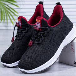 New walking shoes flying woven shoes a slip-on shoes 2025 cloth shoes lightweight breathable casual soft soled shoes