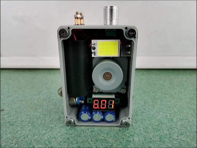 Description Picture 4 of itemPortable Handheld Generator with LED Lighting Plasma Lighter Ignition USB Charging Hand Cranking 2 Minutes Ignite 40-50 Time