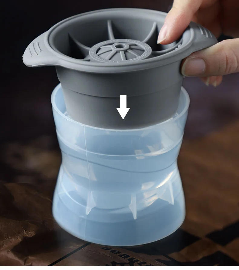 Description Picture 4 of itemNew 6cm Round Ball Ice Cube Mold DIY Ice Cream Maker Plastic Ice Mould Whiskey Ice Tray for Bar Tool Kitchen Gadget Accessories