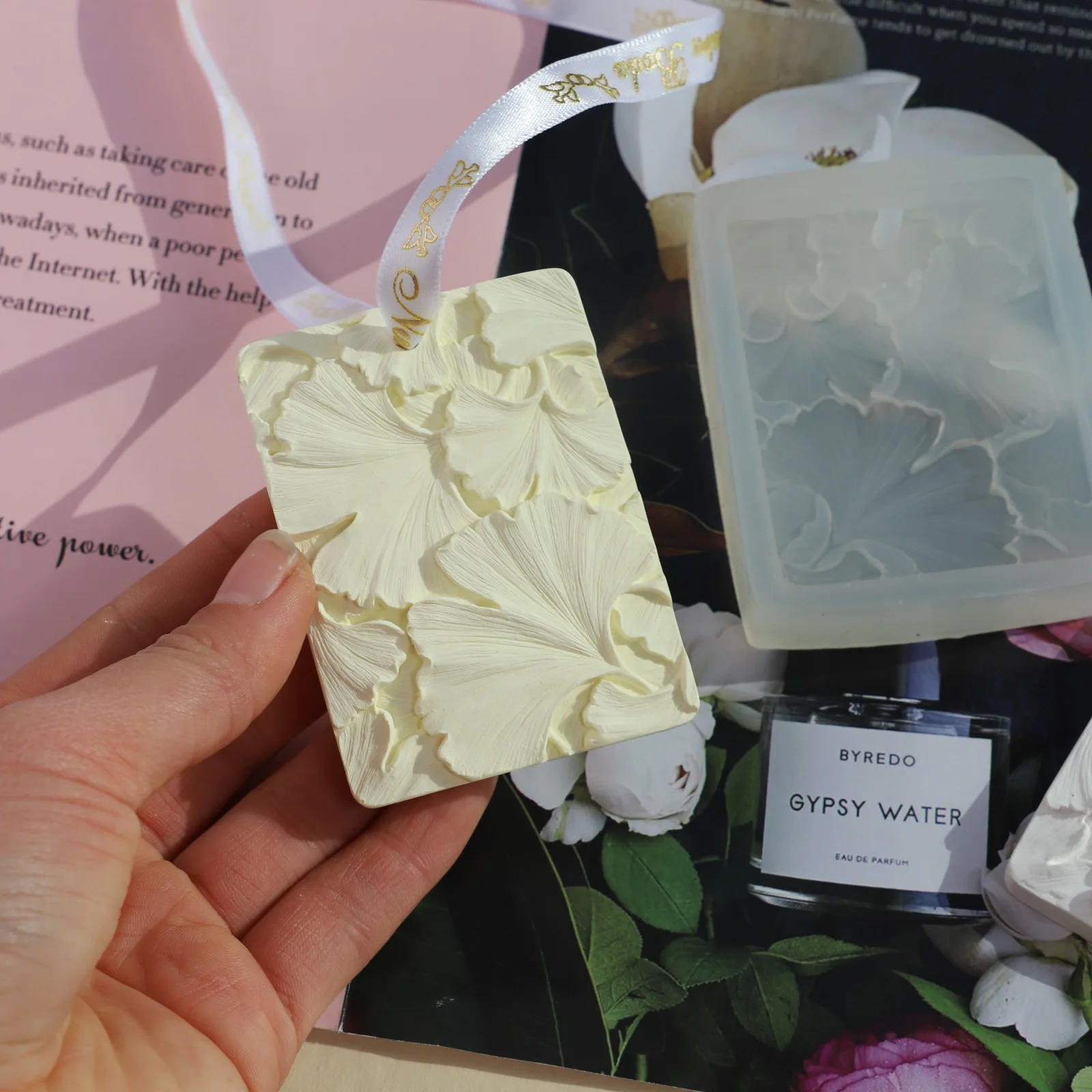 Description Picture 5 of itemDaisy Flower Silicone Mold DIY Rectangle Scented Gypsum Pendant Ginkgo Leaf Handmade Aromatherapy Wax Tablets Soap Clay Molds