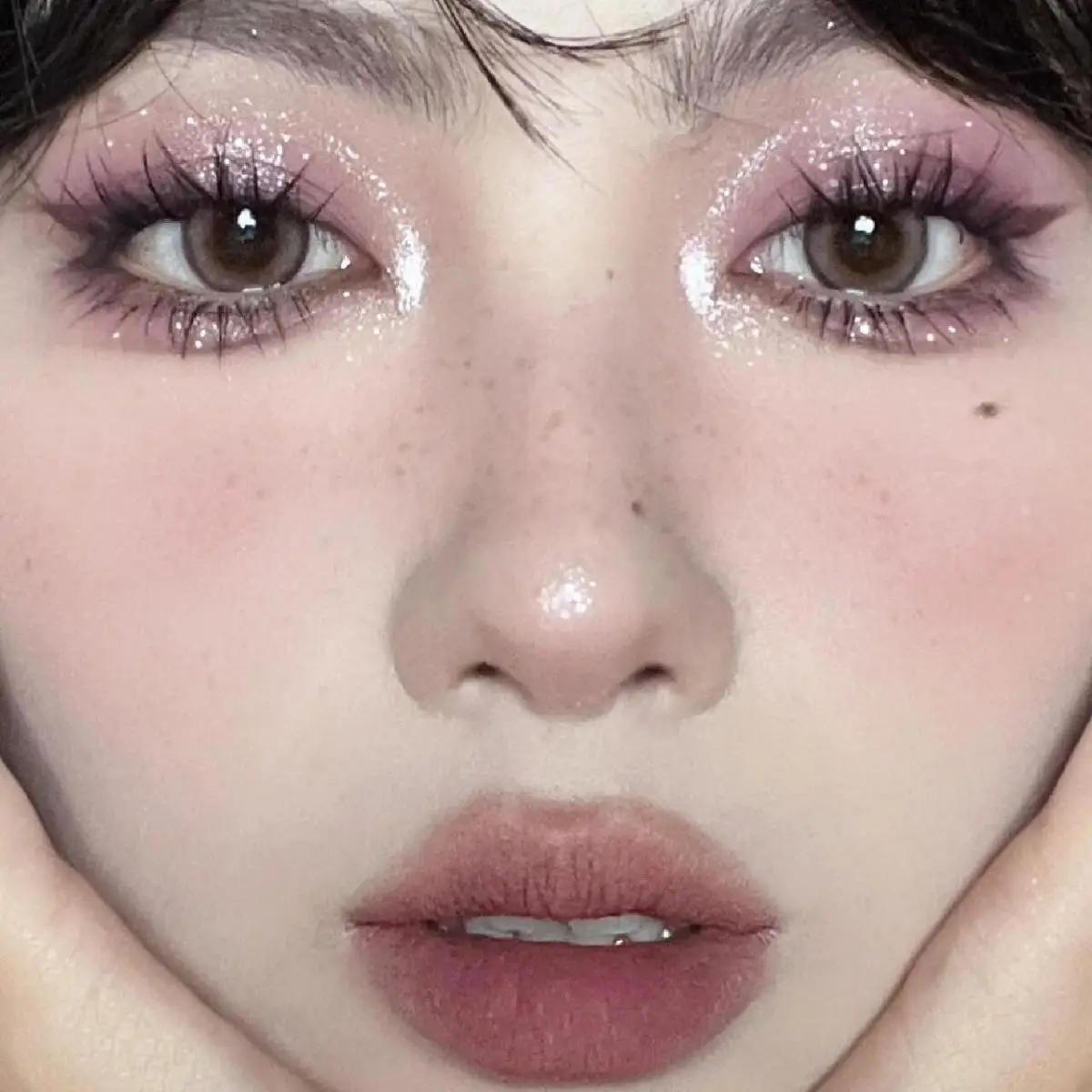 Description Picture 5 of item12 Color Eye Shadow Palette Matte Pearl Wine Red Eyeshadow Rose Brown Eyeshadow Glitter Shimmer Long-lasting Beginner Eye Makeup