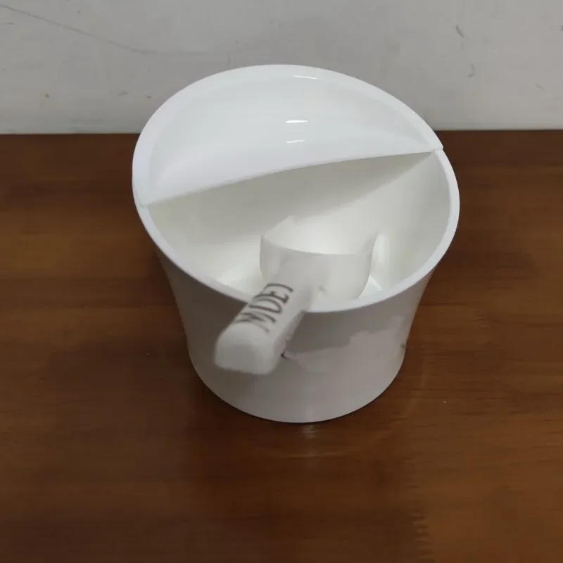 Description Picture 2 of itemWihte plastic Ice Buckets & Tongs Ice bucket wich Scoop