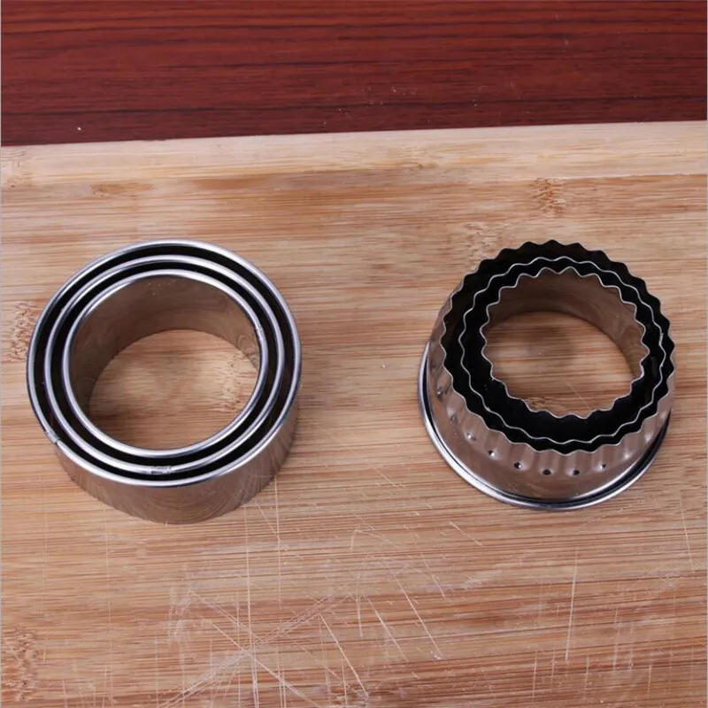 Description Picture 3 of item3Pcs Cookie Pastry Maker Portable Dumplings Cutter Stainless Steel Dough Cutting Tool Round/Flower Shaped Kitchen Gadgets