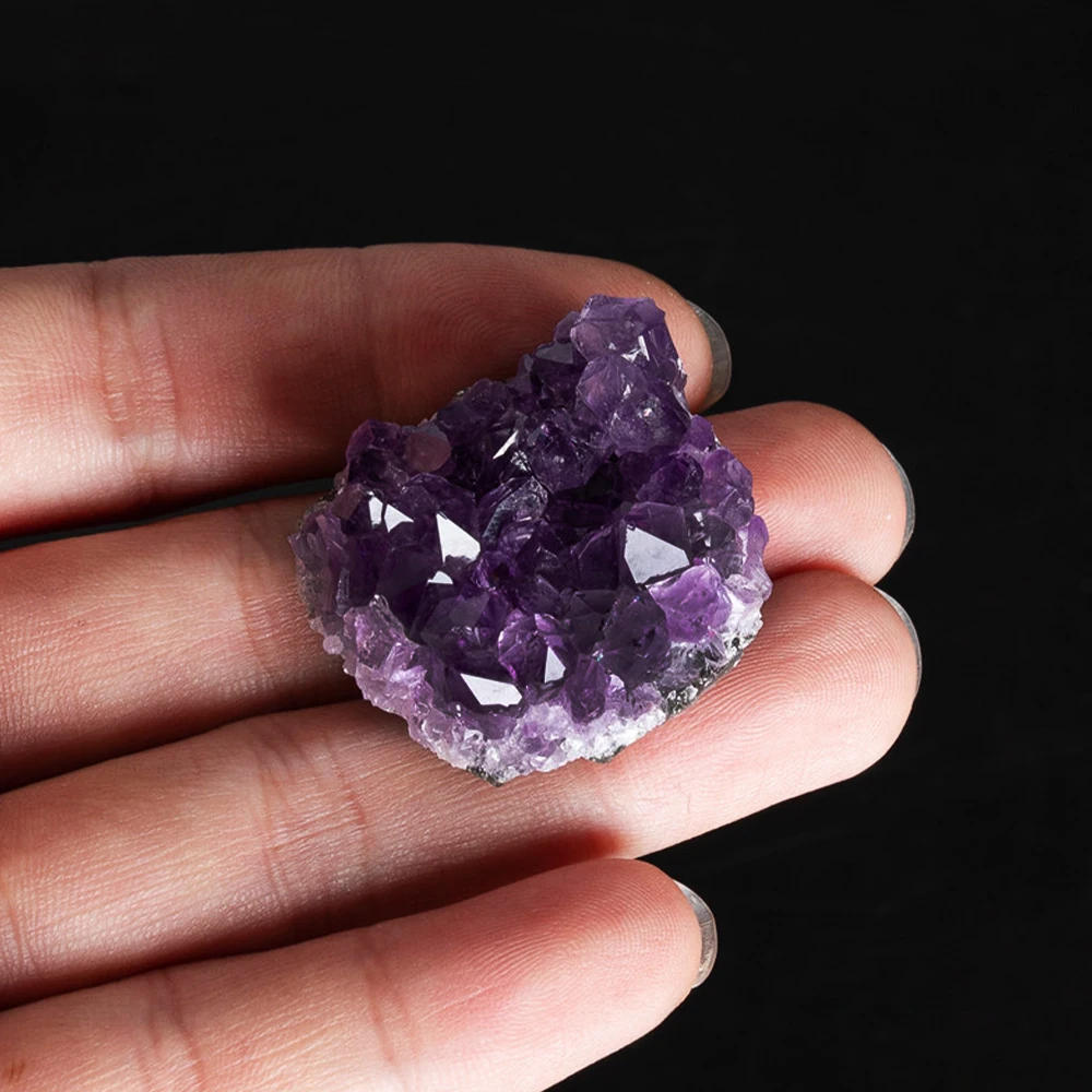 Description Picture 4 of itemNatural Raw Amethyst Cluster Purple Quartz Uruguay Crystal Cluster Irregular Mineral Specimen Stone Craft Home Decoration 10-30g