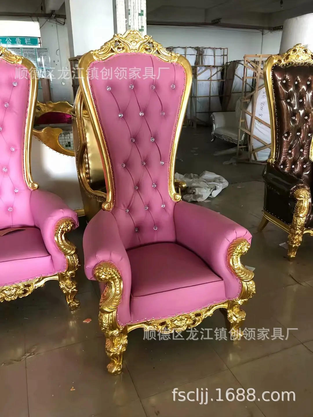 Description Picture 2 of itemEuropean high back chair solid wood decorative image chair villa living room hotel club KTV princess chair