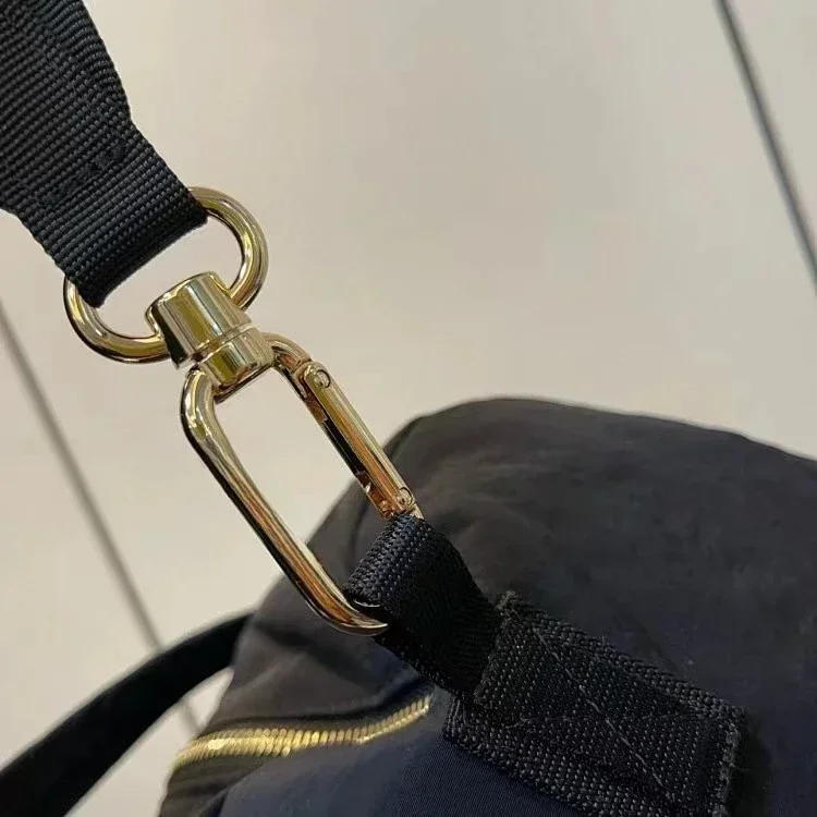 Description Picture 3 of itemOn My Level 16L Waterproof Sports Bag Men and Women Bucket Yoga Crossbody Shoulder Bag Casual large capacity duffle Backpack