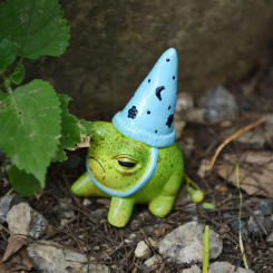 Funny Hand-Painted Cute Frog Statue Cartoon 3D Little Frog Statue Small Resin Animal Ornament Outdoor