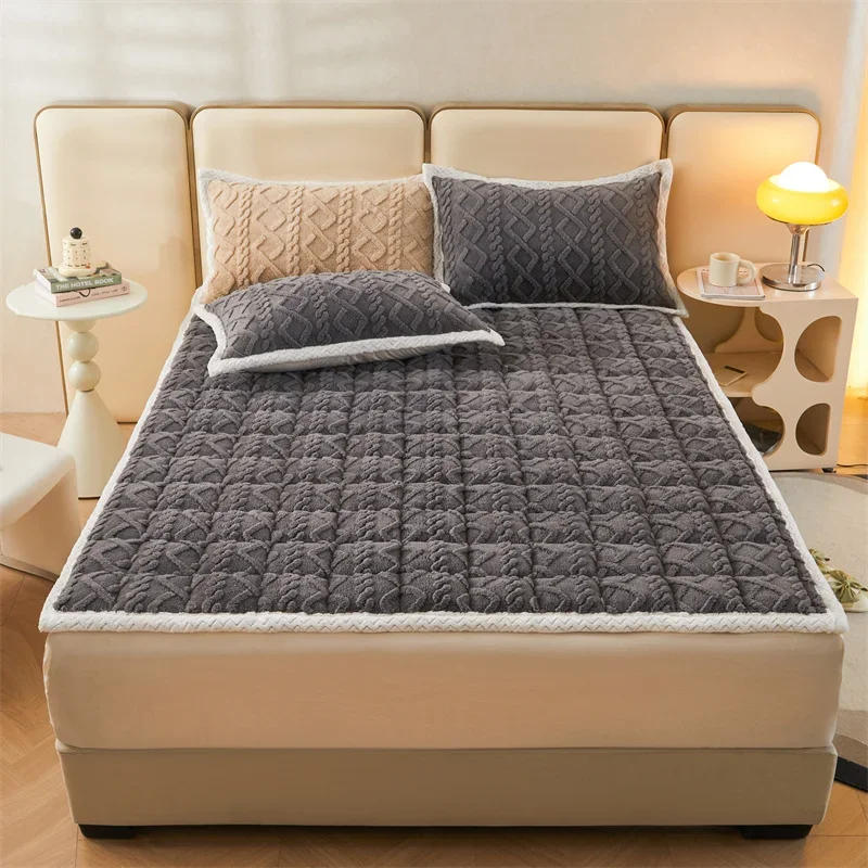 Description Picture 4 of itemThick Fleece Mattress Pad Warm Coral Fleece Bed Blanket Pads for Winter Solid Color Mattress Protector Cover for Double Beds