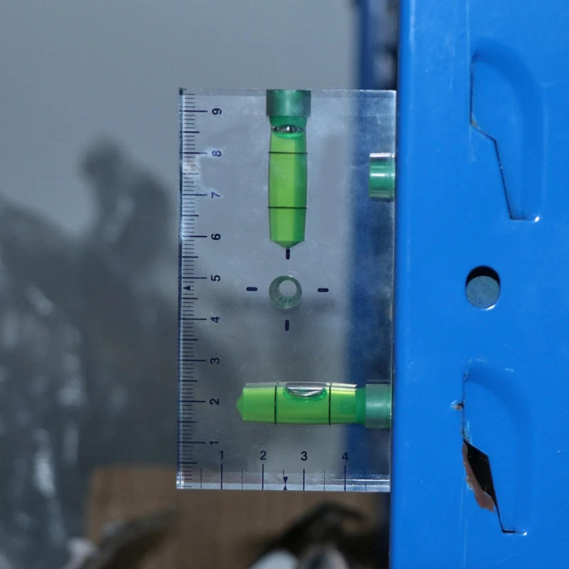 Description Picture 6 of itemMagnetic Mini Bubble Level Two directions Spirit Level Picture Hanging Levels Mark Measuring Instruments Layout Tools