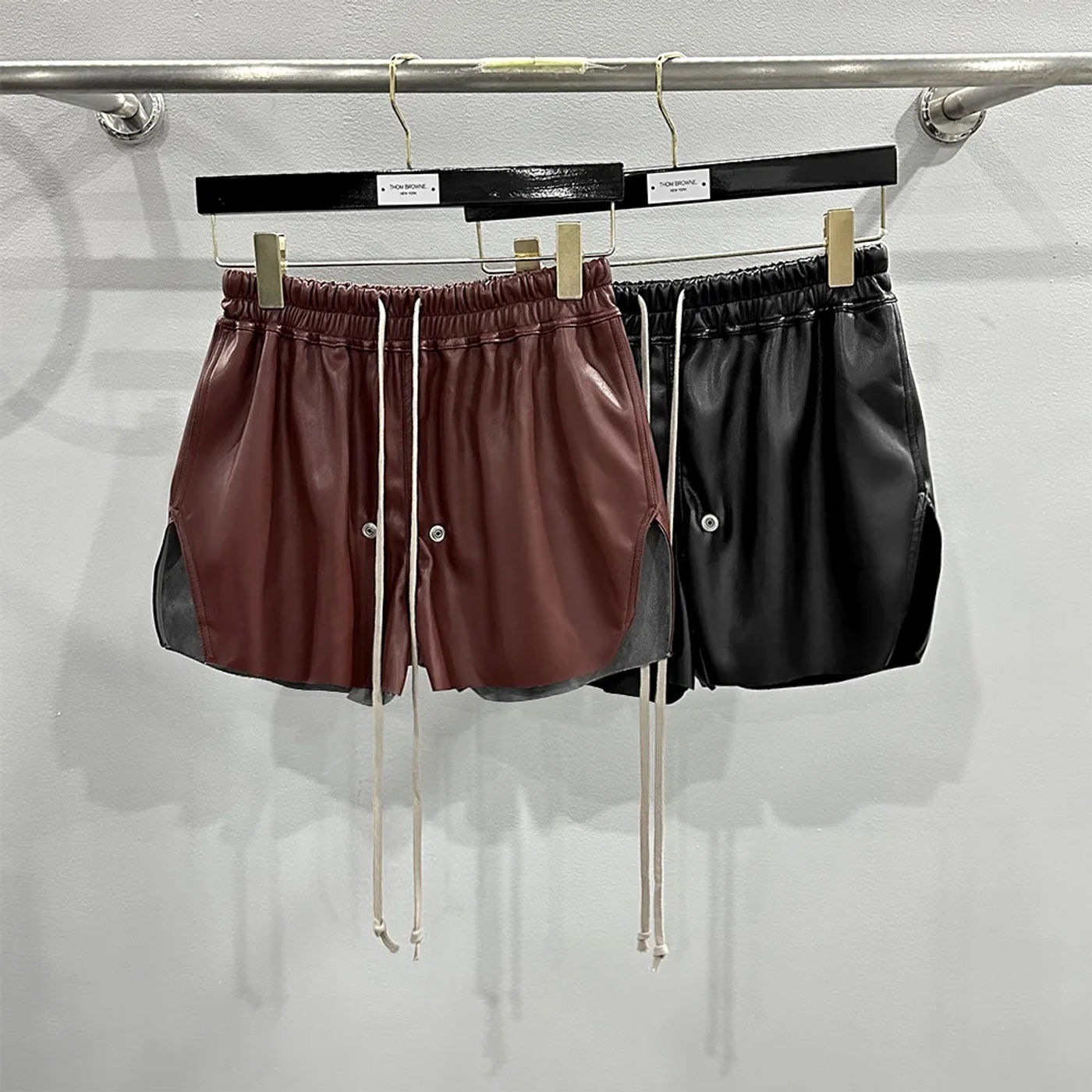 Description Picture 4 of itemHKSH Summer New Men's Tide Chic RO Shorts High Street Dark Zipper Elastic Waist Leather Fashion Ins Gothic Cotton Capris HK1807