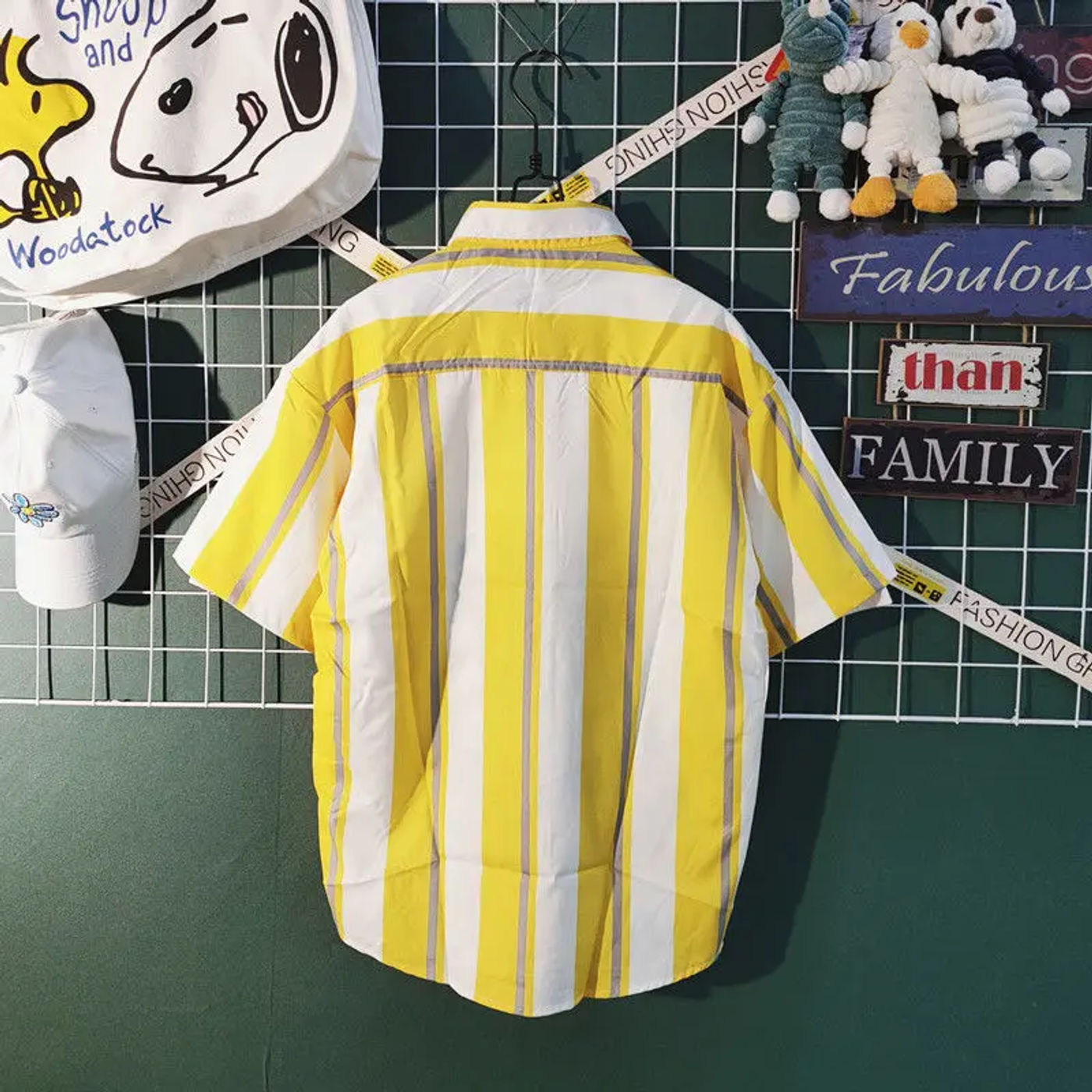 Description Picture 3 of itemJapanese Summer Work Style Short-sleeved Shirt Men Trendy Handsome Vertical Stripes Contrasting Loose Three-quarter Sleeve Shirt