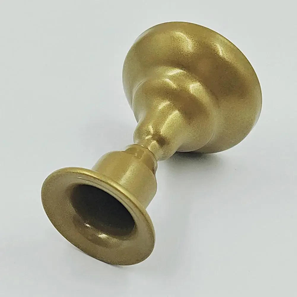 Description Picture 6 of itemCandle Holder Rust-proof Simple Style Retro Appearance Decorative Iron Candle Display Stand Dining Table Ornament Home Supplies