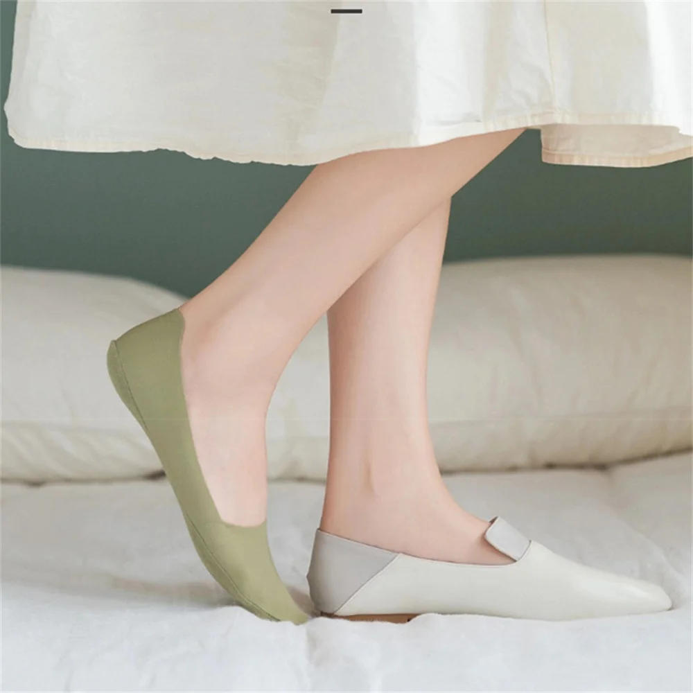 Description Picture 4 of item3 Pairs Silicone Anti-slip Invisible Women Socks Ice Silk Summer Ultra-thin Breathable Sock Slippers Low Cut Boat Socks