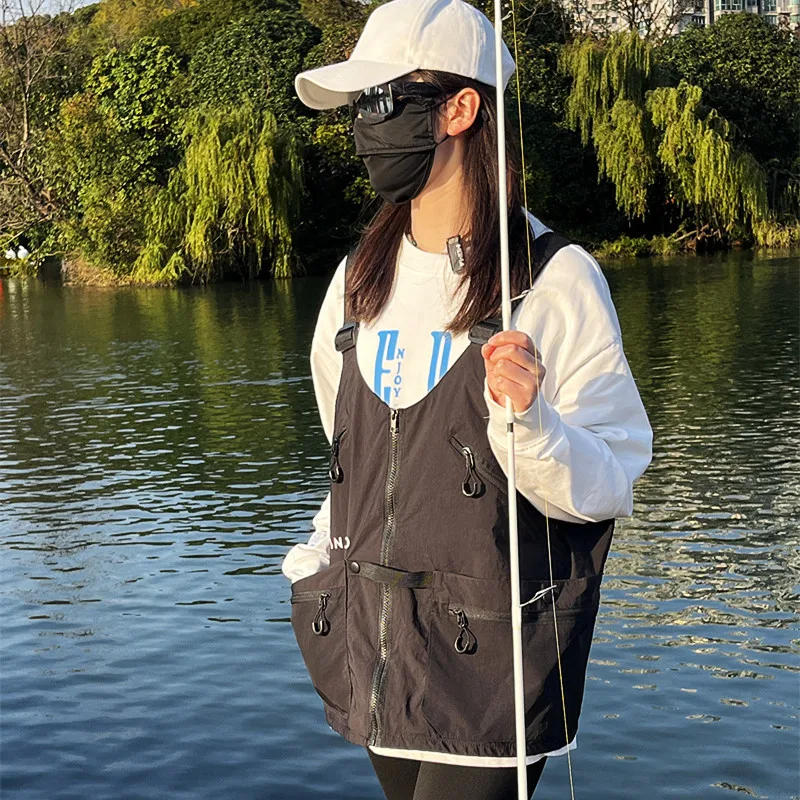 Description Picture 6 of item2025 Multifunctional Camping Vest Workwear Outdoor Dual-Use Variable Backpack Vest with Machine Washable Touring Hiking Fishing