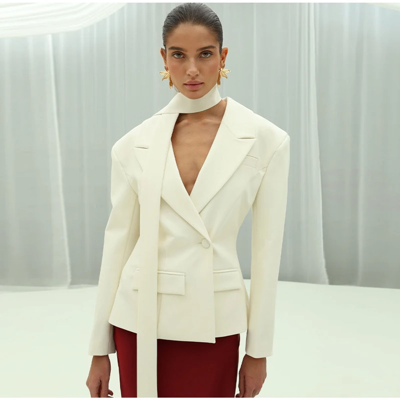 Description Picture 5 of itemElegant Solid Lapel Blazer Jacket Women Slim Waist Single Button Shoulder Pad Long Sleeve Coats 2025 Spring Fashion Lady Coats
