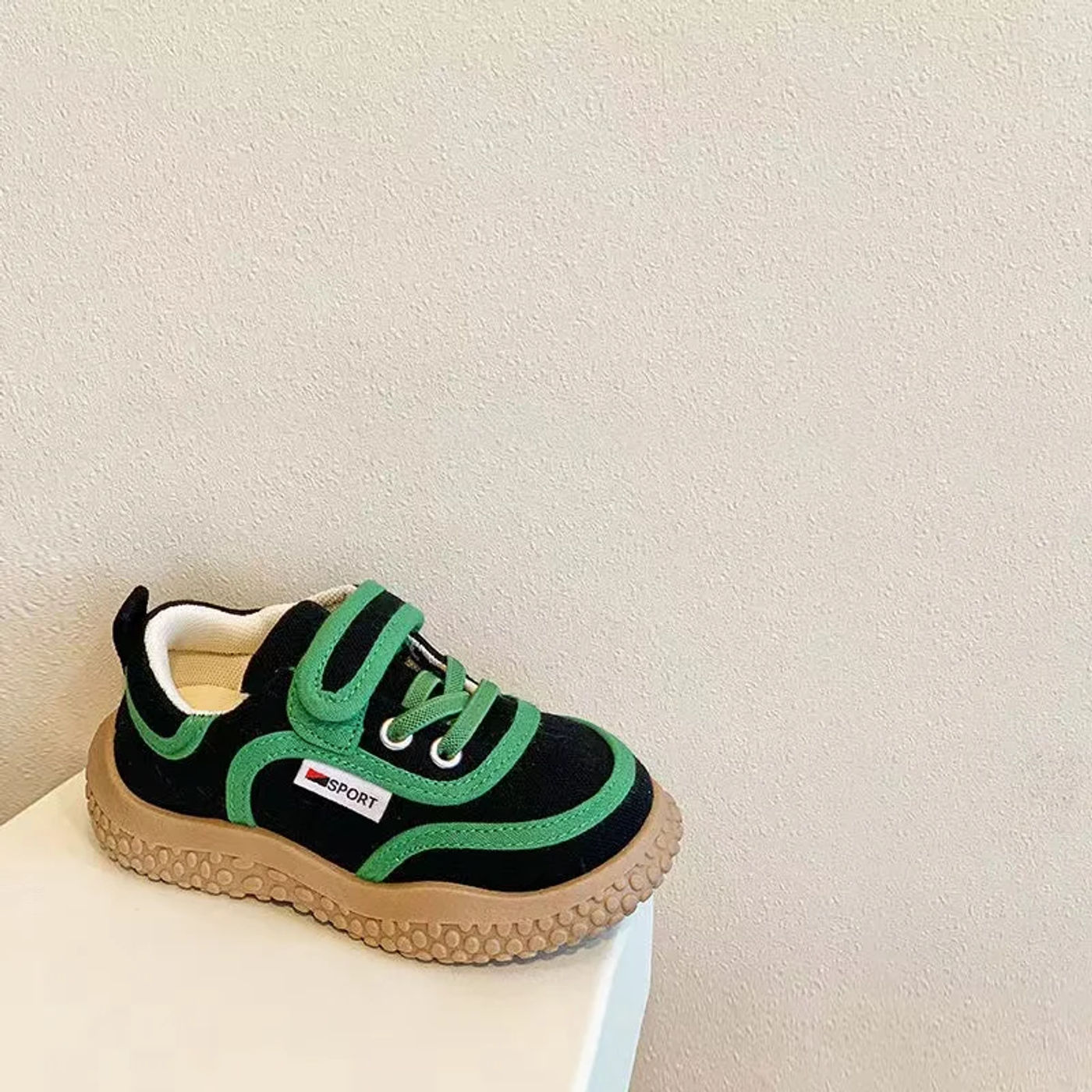 Slide cef65ef1e9a240e4bbc36bec77364853