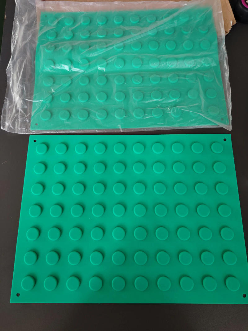 Description Picture 5 of itemBlue Medicals Instruments Pad / Magnetics Surgicals Instruments Mats.Instruments Mats,Sharps Safe Managements /30*40cm