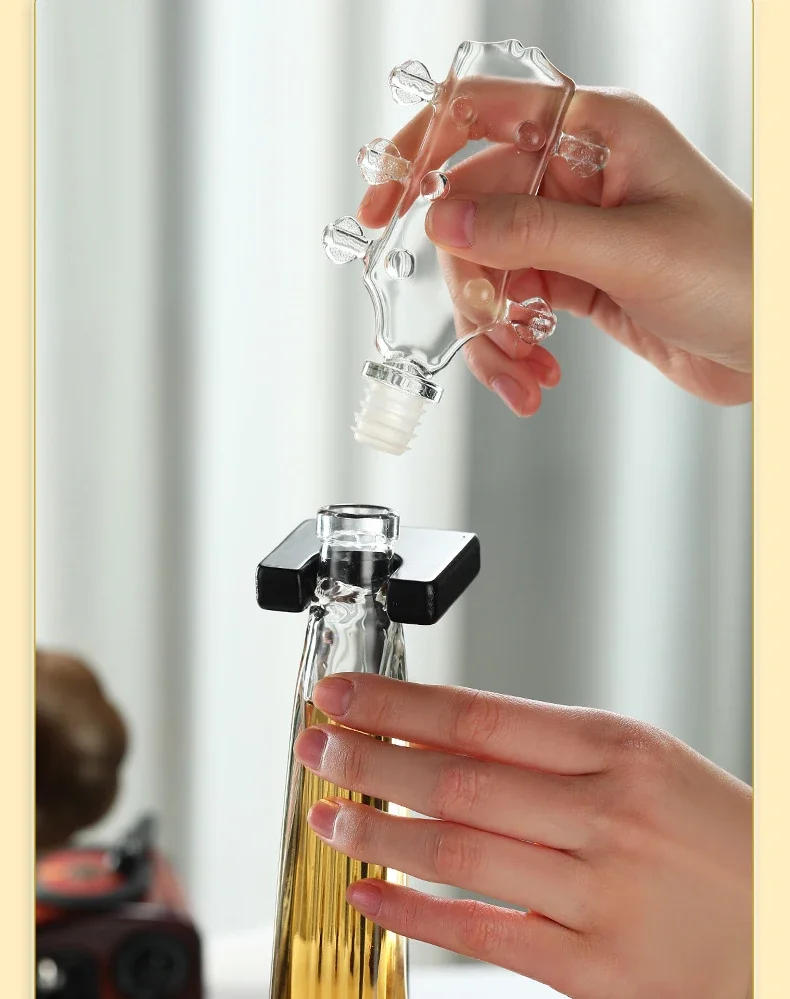 Description Picture 5 of item1000ml Guitar shaped crystal glass wine bottle glasses Whiskey decanter set Bar wine dispenser Barware decoration