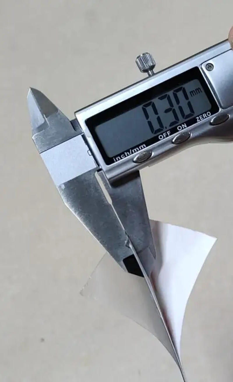 Description Picture 4 of itemFLEOR Acoustic Guitar Pickguard Scratch Plate Self Adhesive Pick Guard Sticker for Right Handed Acoustic Guitar Parts