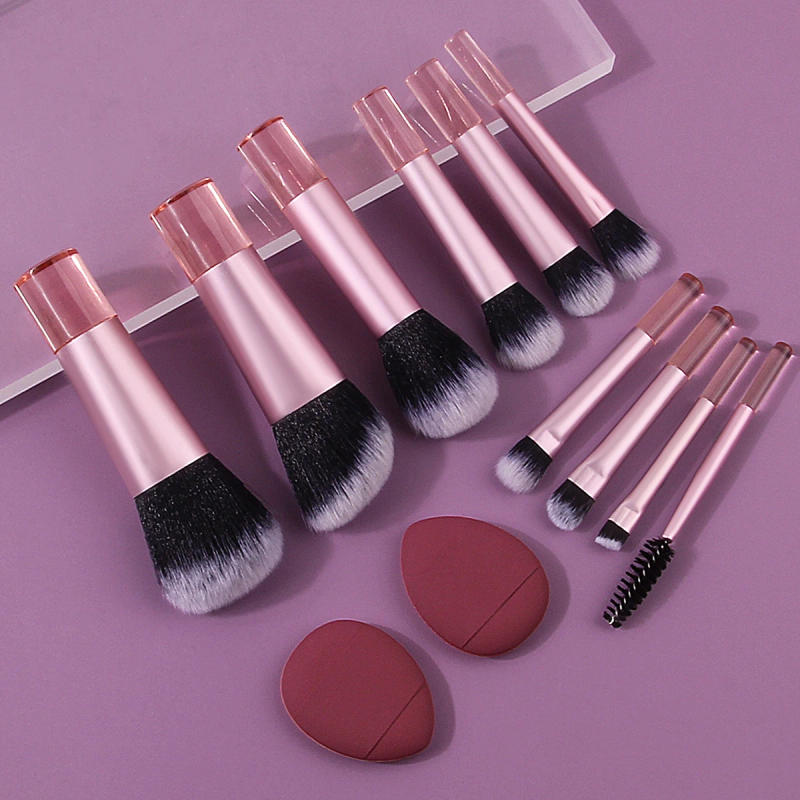 Description Picture 4 of item12PCS mini makeup brush set, soft powder brush  mini thumb powder puff, soft, fine and powder-free professional beauty tools