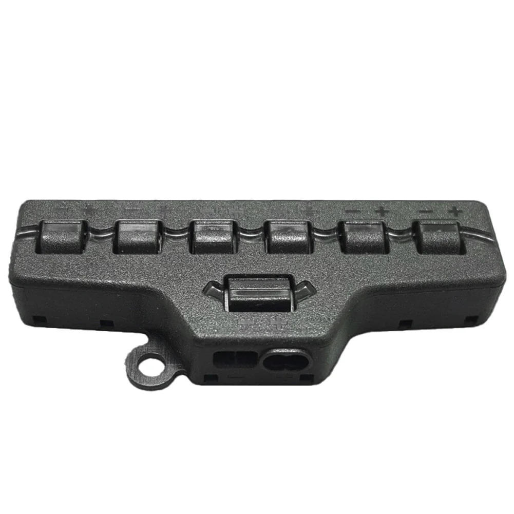 Description Picture 5 of item6 Ports Out Line Splitter Quick Connect Low Voltage Wire Splitter Distribution Block For Lighting Led Strip Connection Terminal