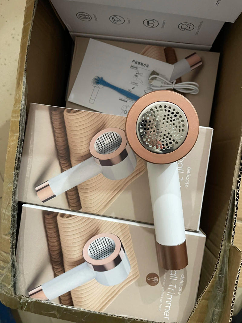 Description Picture 3 of itemFF179 2 in 1 USB Electric Rechargeable Clothes Fabric Shaver Lint Roller for Pet Hair Electric Lint Remover Clothes Shaver