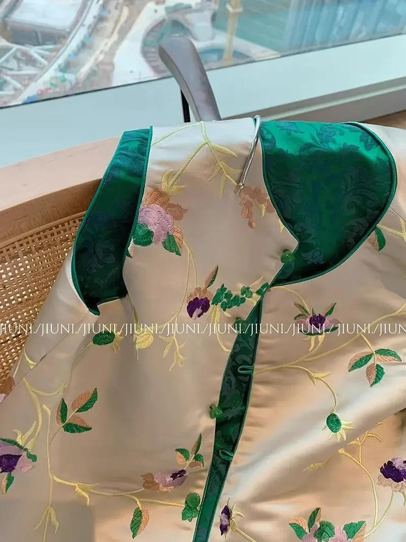 Description Picture 4 of itemNew Chinese Style Song Dynasty Jacquard Vest Vintage Tang Suit Top Women's Loose Fit Long Sleeve Crew Neck Outerwear