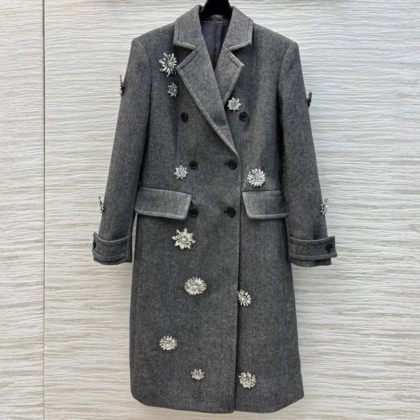 Description Picture 5 of item2024 High-quality Rhinestone Decorative Woolen Coat Temperament British Style Capable H-shaped Extended Jacket Winter