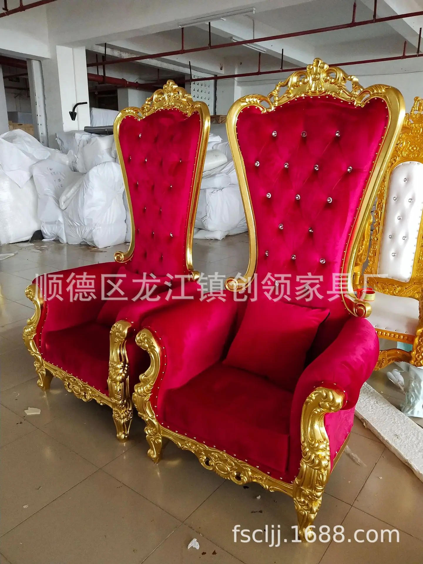 Description Picture 5 of itemFactory direct sales, European high-back solid wood chair, hotel club, banquet, manicure, foot massage chair, wedding and weddin