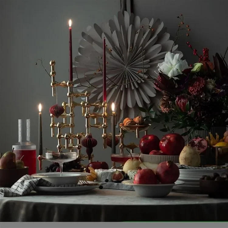 Description Picture 5 of itemMetal Molecular Structure Candle Holder Nordic Silver Candlestick Centerpiece Living Room Decoration Gift Home Decore Candelabra