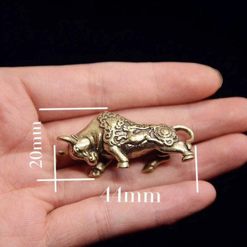 Description Picture 2 of itemBrass Lucky Bullfighting Statue Home Decoration Ornaments Copper Animal Miniature Figurine Bring Wealth Office Desk Decor Crafts