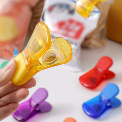 Sealing machine Portable magnetic suction food and snacks plastic bag sealing machine fast opening bag clip