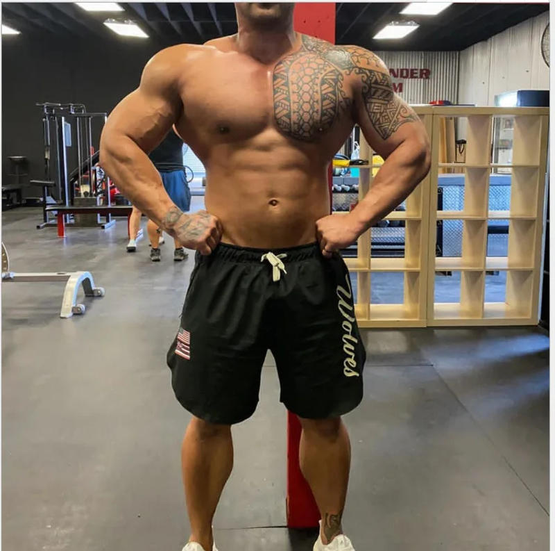 Description Picture 3 of itemNew muscle fitness brothers sports shorts sports casual running breathable sweat shorts