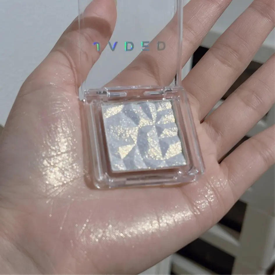 Description Picture 5 of item1PC Monochrome Glitter White Highlighter Makeup Palette Diamond Moonlight Highlight Powder Face Contour Crystal Brighten Makeup