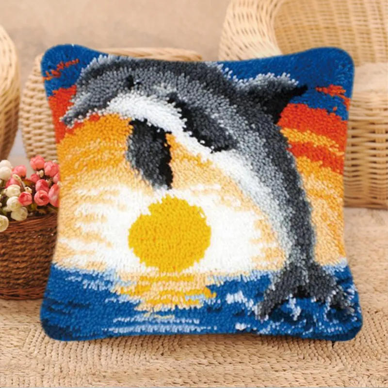 Description Picture 4 of itemDolphin Rabbit Animal Cute Latch Hook Mat Kits Embroidery DIY Button Pad Package Smyrna klink haak Embroidery Pillow knooppakket