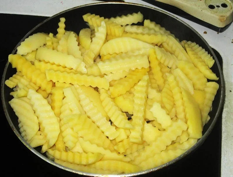 Description Picture 5 of itemFrench fry Cutter Stainless Steel Potato Wavy Edged Cutter Knife kitchen Gadget Vegetable Fruit Potato Peeler Cooking Tools