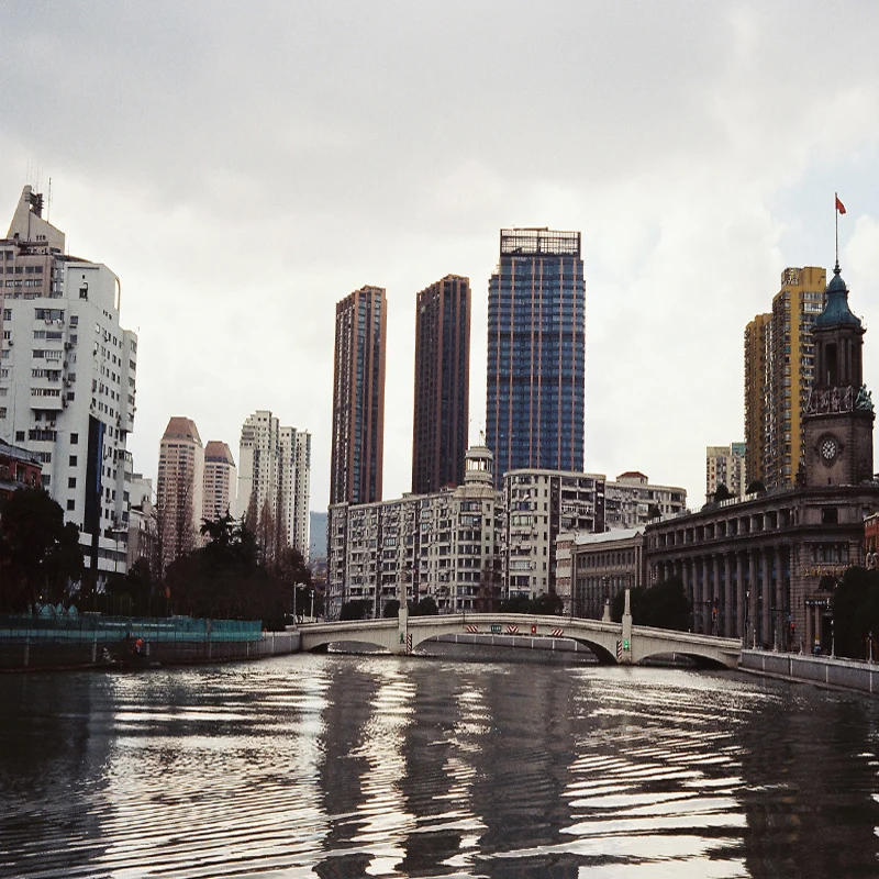 Description Picture 6 of item1-10 Roll Nolan 5207 250D 135 Color Film Roll Negative Film ECN2 Processing Iso 250 36EXP/Roll  (04.2025) For Kodak Camera M35