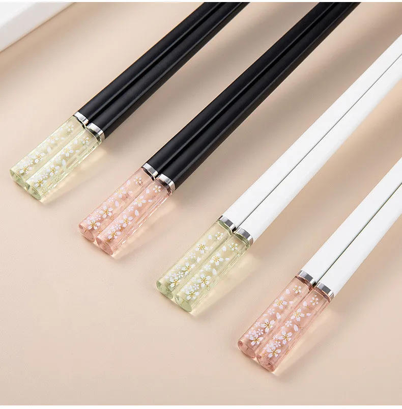 Description Picture 4 of itemNew 1 Pairs Amber Sakura Chopsticks Cherry Blossom Petals Pattern  Non-slip Sushi Stick Chopsticks Eco-Friendly Food Chopsticks